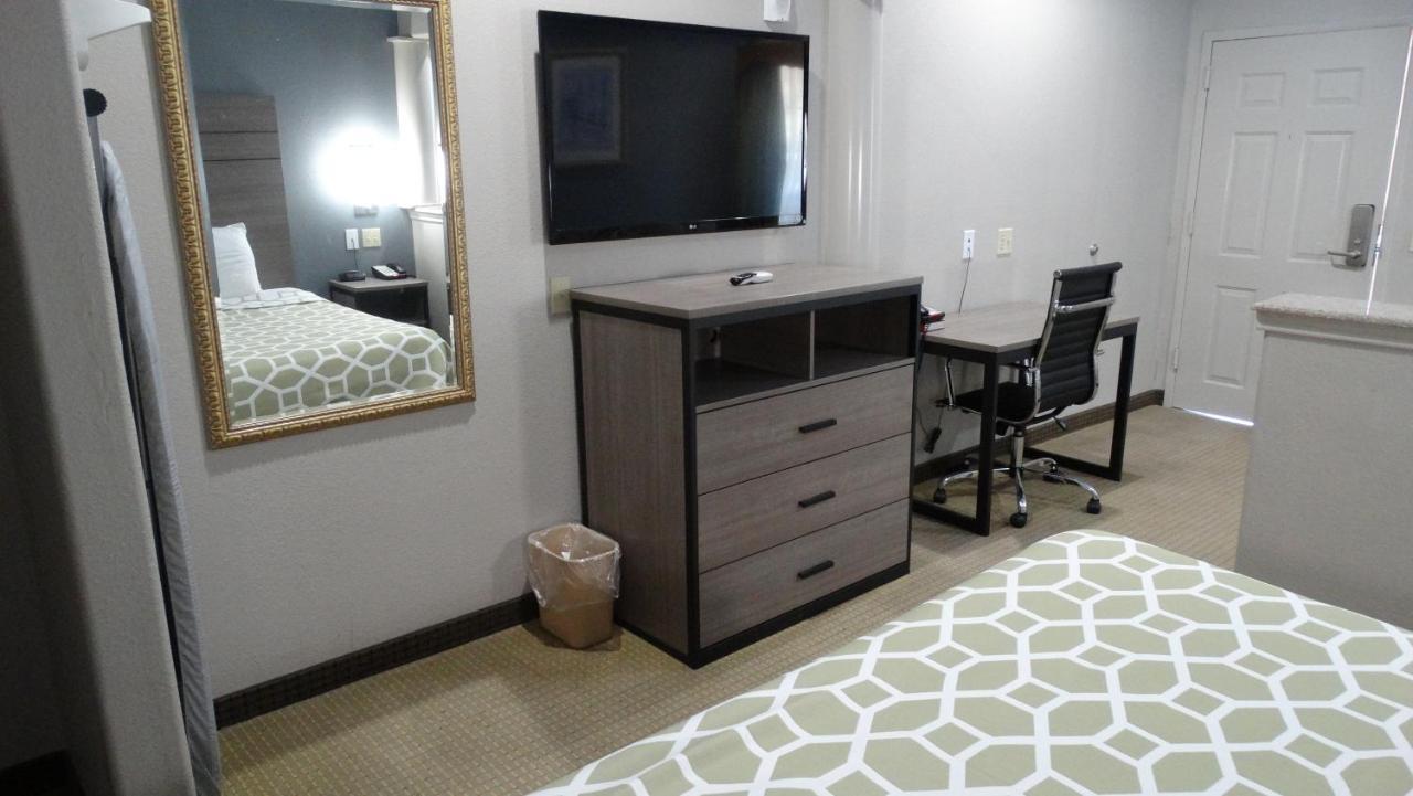Regency Inn And Suites همبل المظهر الخارجي الصورة