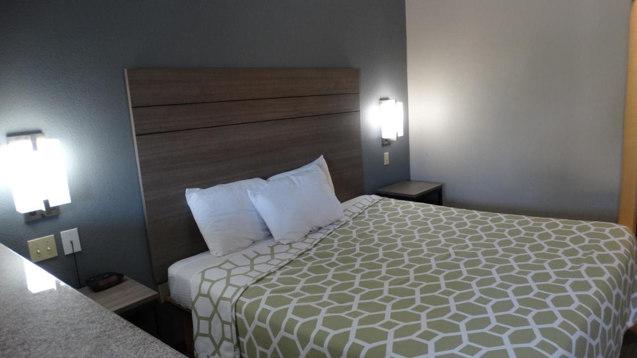 Regency Inn And Suites همبل المظهر الخارجي الصورة