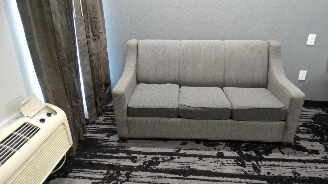 Regency Inn And Suites همبل المظهر الخارجي الصورة
