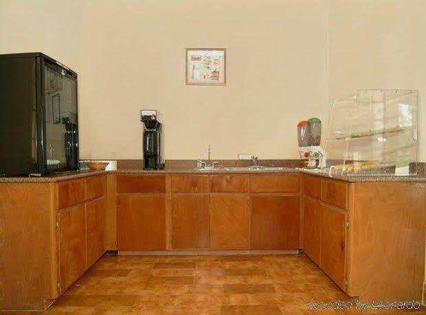 Regency Inn And Suites همبل المظهر الخارجي الصورة